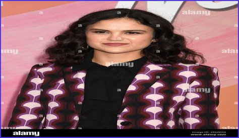 What is Victoria Moroles' Snapchat?